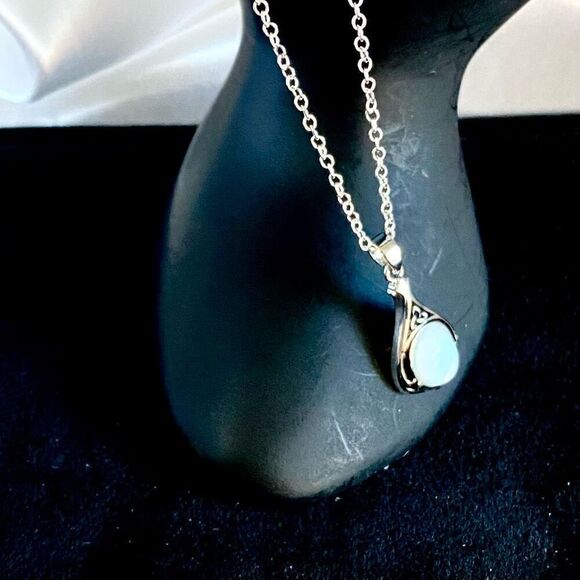 AVI Dainty Moonstone & Sterling Silver Necklace - Picture 12 of 14